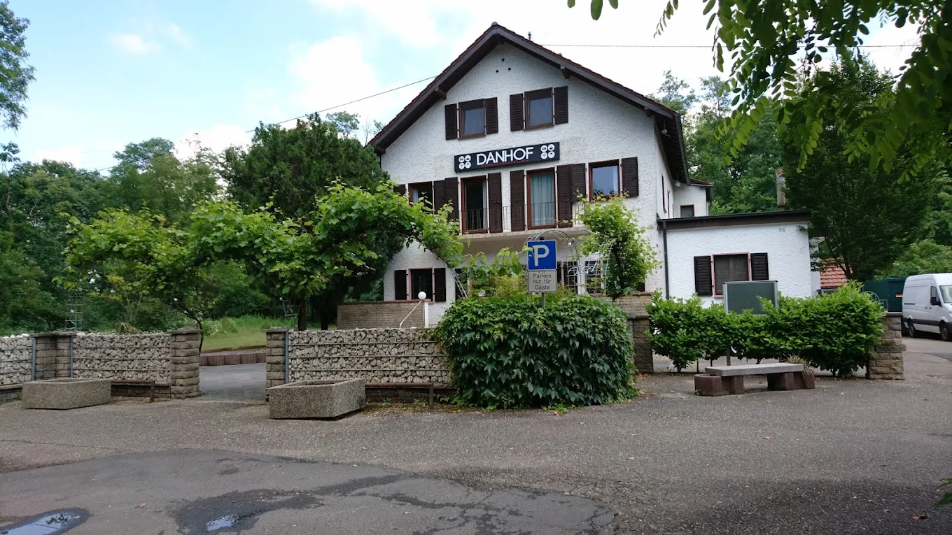 Pension Danhof — Außenansicht des Hauses in Schifferstadt